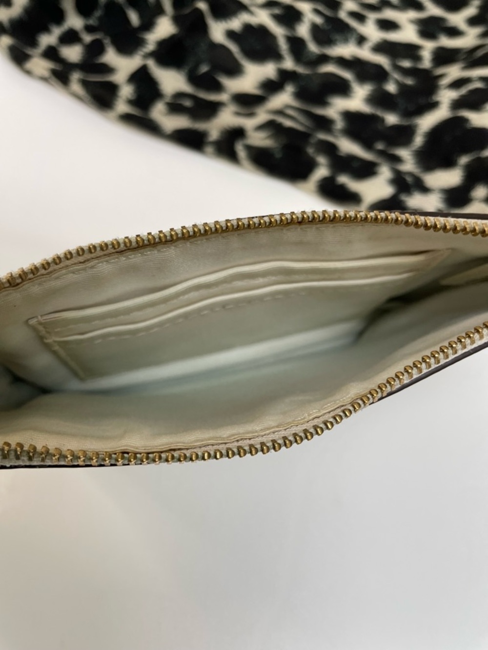 Coach Pebbled Leather Wristlet in Cream with Gold Hardware - Picture 6 of 6